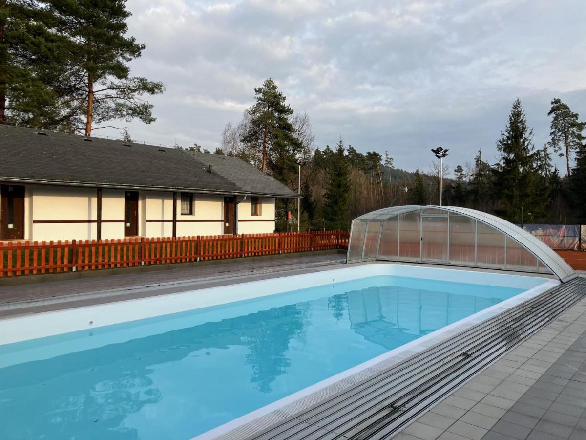 Raj Sportovni A Rekreacni Resort Branzez Kněžmost Bagian luar foto