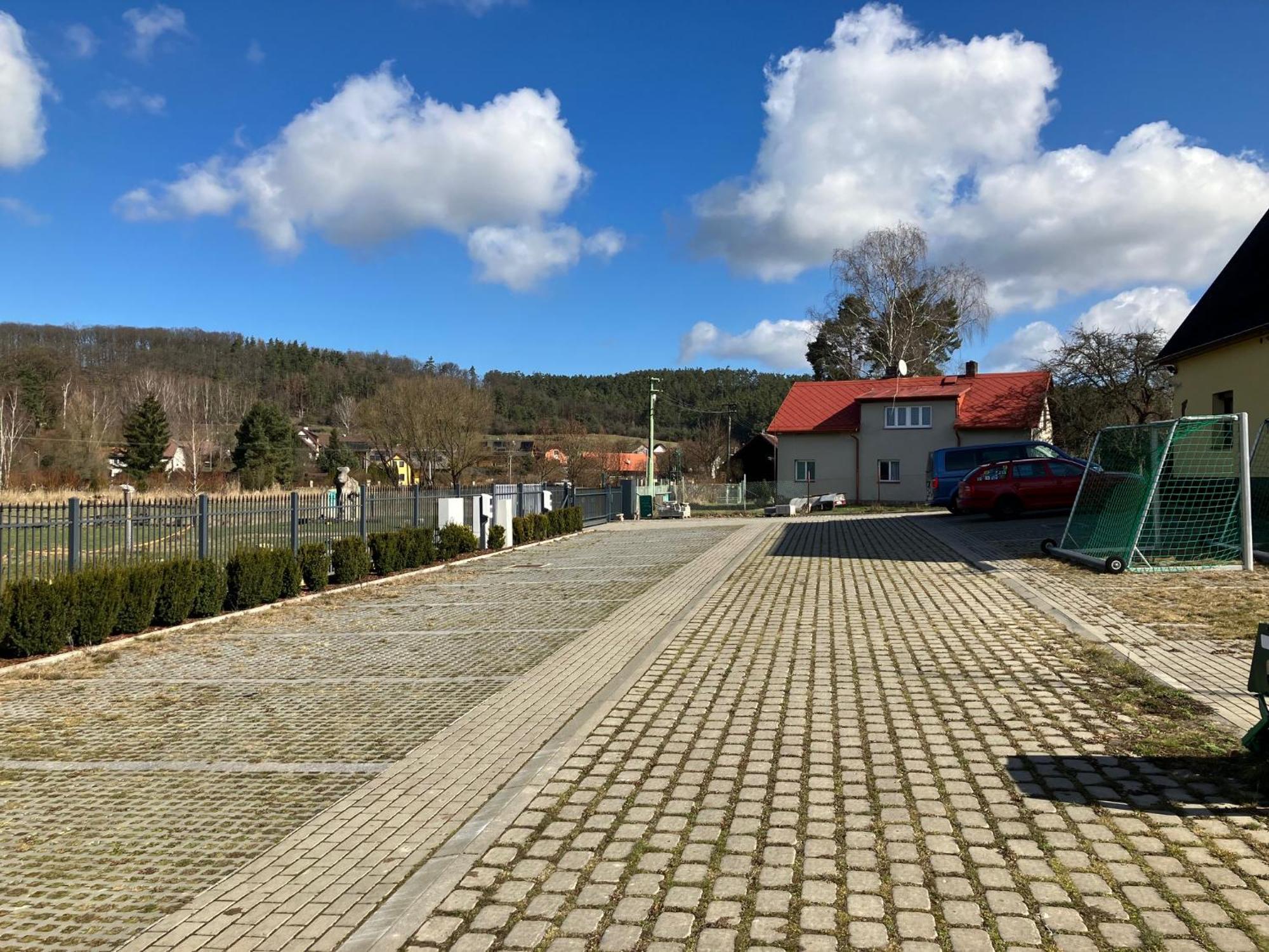 Raj Sportovni A Rekreacni Resort Branzez Kněžmost Bagian luar foto