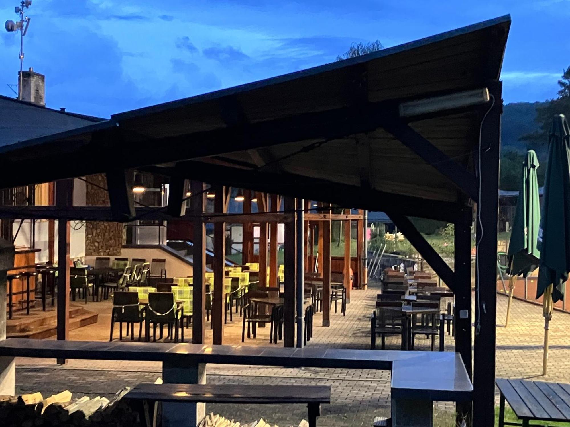Raj Sportovni A Rekreacni Resort Branzez Kněžmost Bagian luar foto