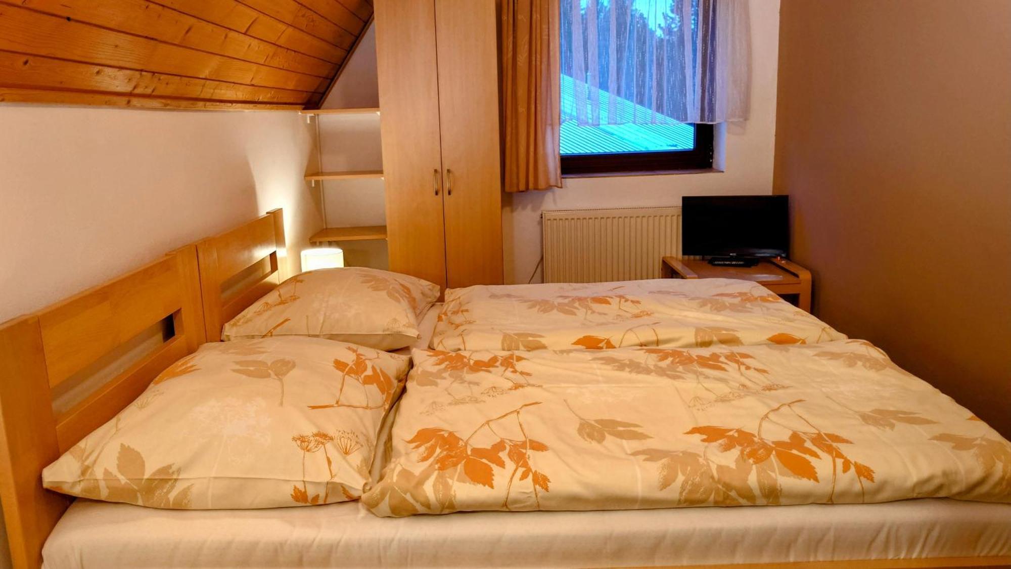 Raj Sportovni A Rekreacni Resort Branzez Kněžmost Bagian luar foto